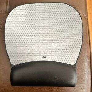 3m gel wrist supported mouse pad